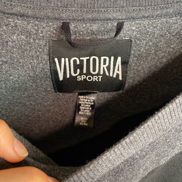 Victoria’s Secret Sport Cropped Crewneck. - Picture 3 of 7